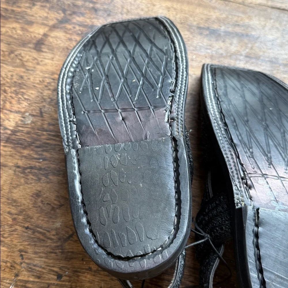 Black Textured Sandals made of genuine leather and recycled tires men’s size 7